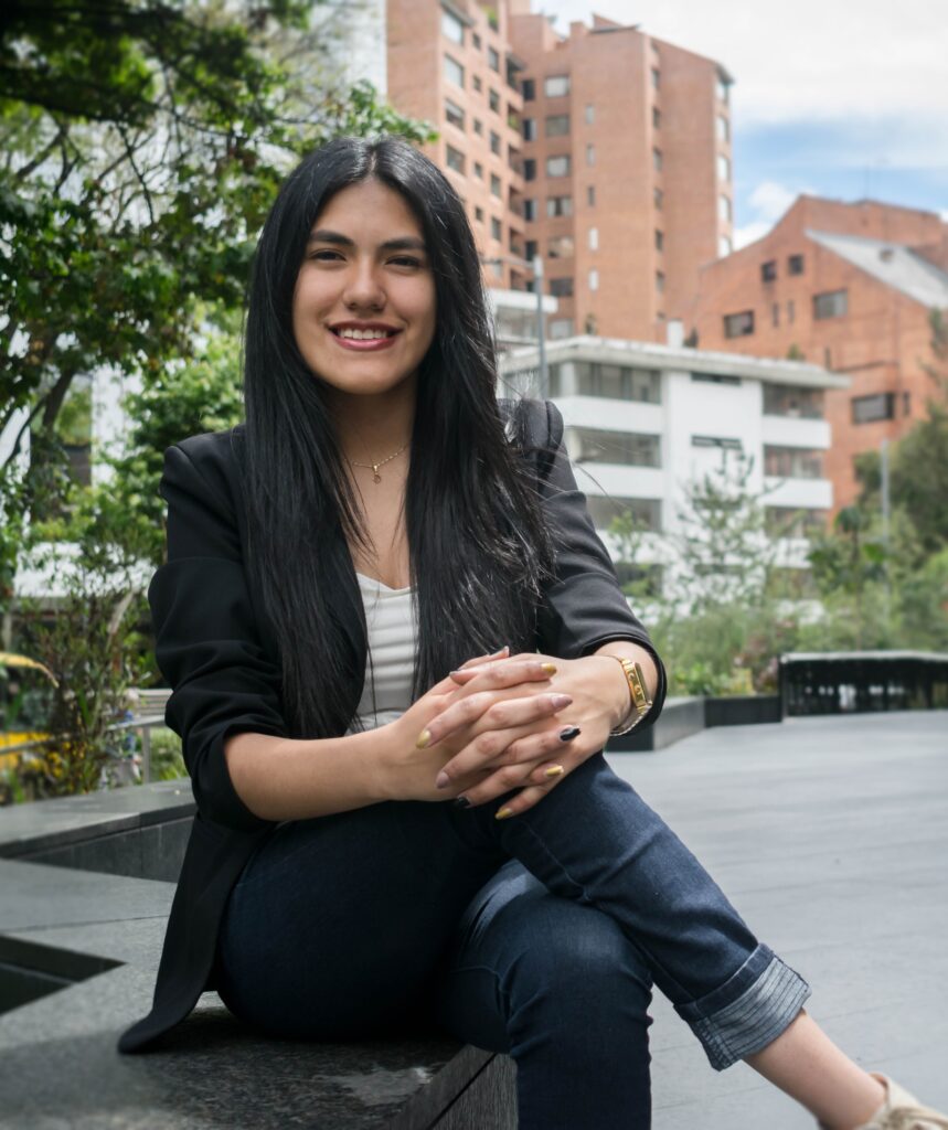 Laura Valentina CEO singular project publicidad en bogota