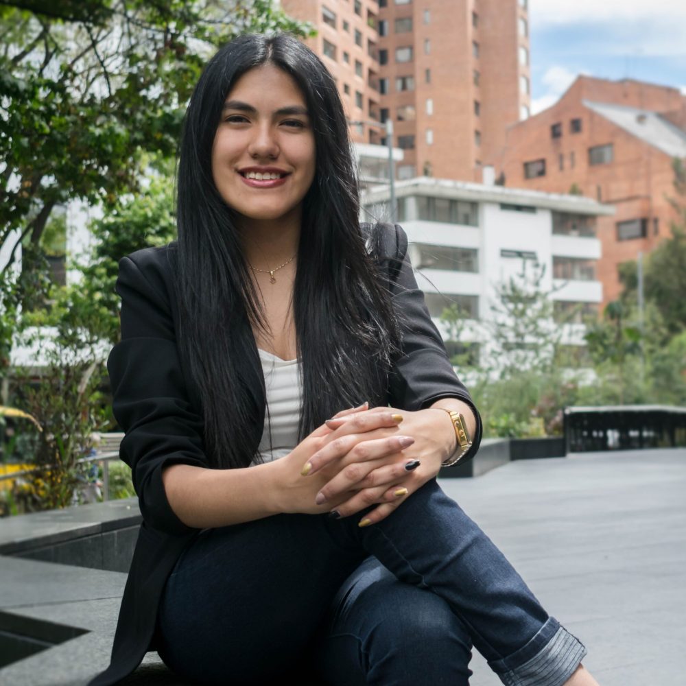 Laura Valentina CEO singular project publicidad en bogota